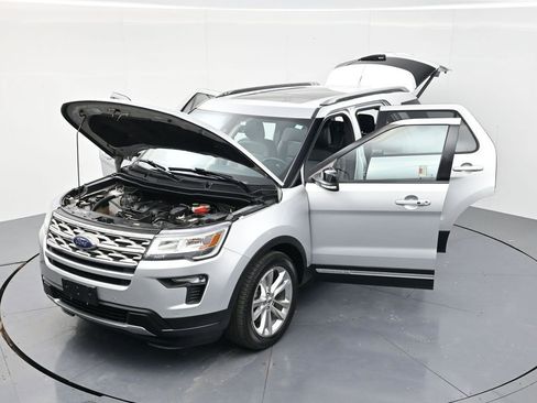 Used 2018 Ford Explorer XLT w/ Equipment Group 202A AWD/4WD image 56