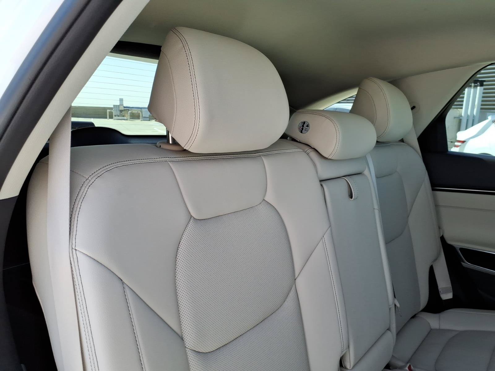 Certified 2022 Genesis GV70 2.5T AWD/4WD image 14