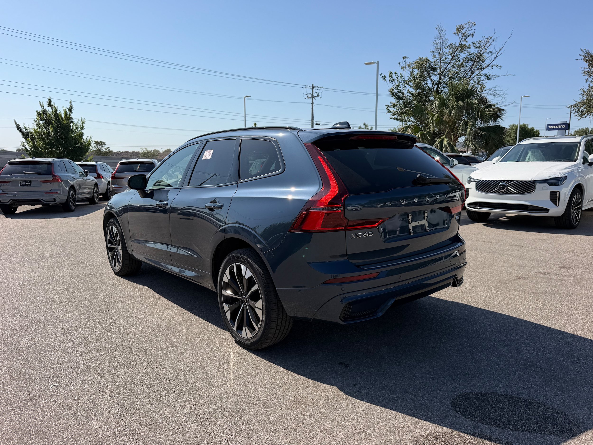 Certified 2026 Volvo XC60 B5 Plus AWD/4WD image 4