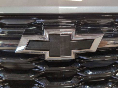 Used 2025 Chevrolet Trax RS w/ Driver Confidence Package image 29