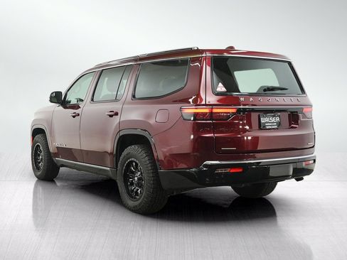 Used 2022 Jeep Wagoneer Series III w/ Premium Group I AWD/4WD image 3