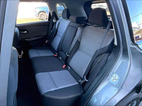 Used 2023 Nissan Rogue SV image 14