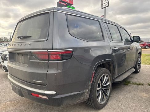 Used 2022 Jeep Wagoneer Series II w/ Premium Group I image 4