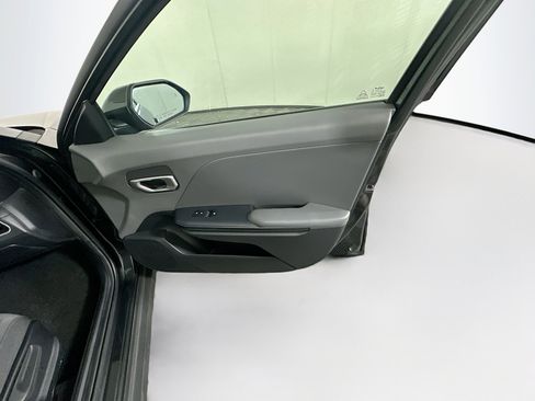 Used 2025 Kia K4 LXS image 30