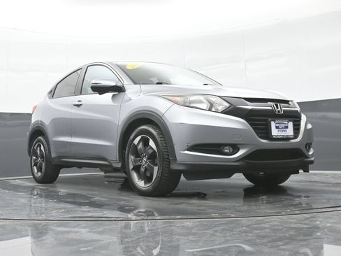 Used 2018 Honda HR-V EX image 40