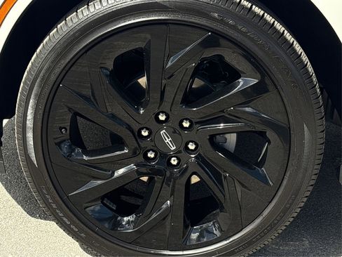 Used 2025 Lincoln Navigator L Black Label image 13