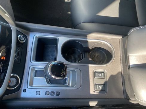 Used 2024 Nissan Murano SV image 25