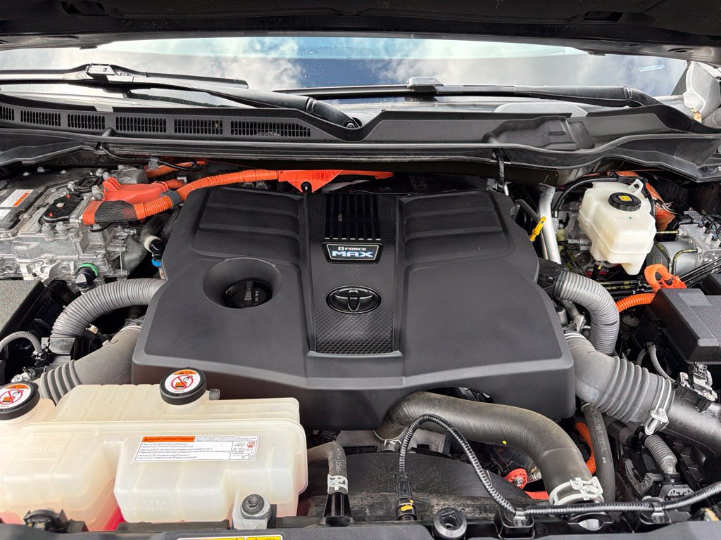 Used 2023 Toyota Sequoia Platinum AWD/4WD image 17