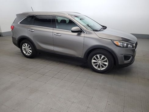 Used 2017 Kia Sorento AWD image 11
