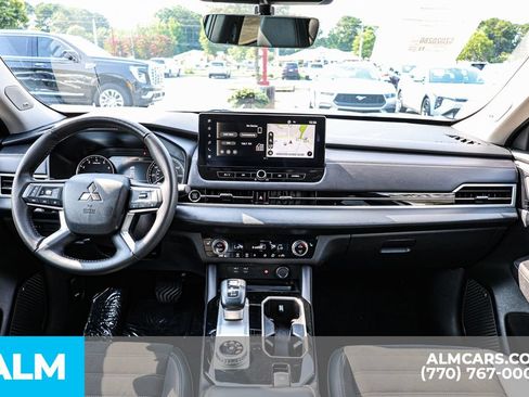 Used 2025 Mitsubishi Outlander SE FWD image 30
