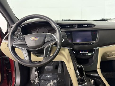 Used 2017 Cadillac XT5 Premium Luxury image 3