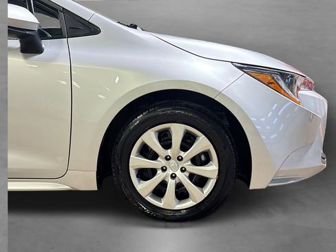 Used 2025 Toyota Corolla LE image 19