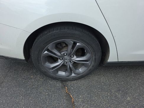 Used 2023 Honda Accord EX image 9