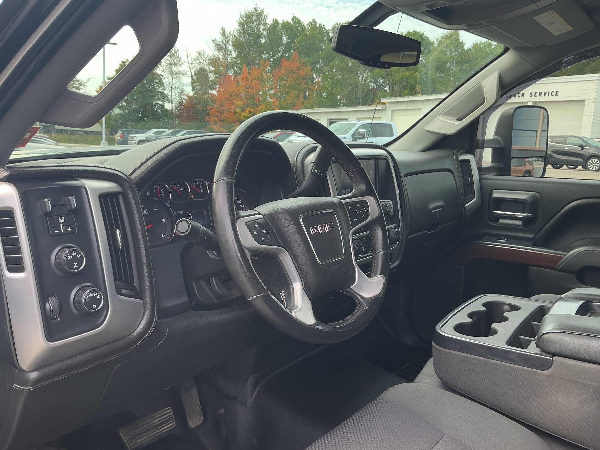 Used 2016 GMC Sierra 2500 SLE w/ Suspension Package, Off-Road AWD/4WD image 5