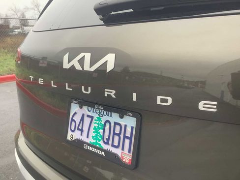 Used 2024 Kia Telluride S w/ S Sunroof Package image 6