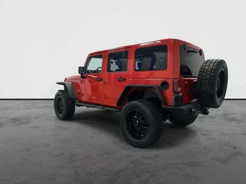 Used 2017 Jeep Wrangler Unlimited Sahara w/ Connectivity Group AWD/4WD image 9