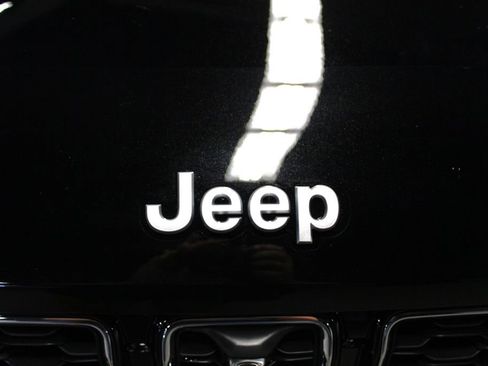 New 2025 Jeep Grand Cherokee Limited w/ Luxury Tech Group II image 40