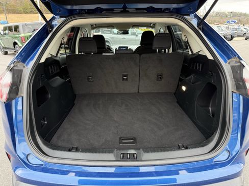 Used 2023 Ford Edge SE image 13