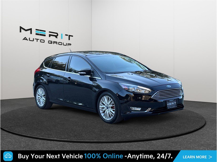 Used 2015 Ford Focus Titanium w/ Titanium Cold Weather Package FWD image 1