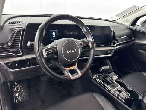 Used 2024 Kia Sportage EX FWD image 4