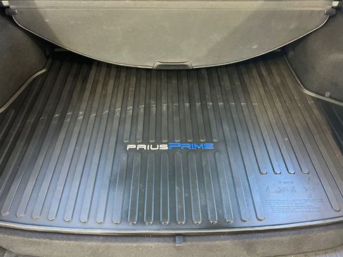 Used 2022 Toyota Prius Prime LE FWD image 17