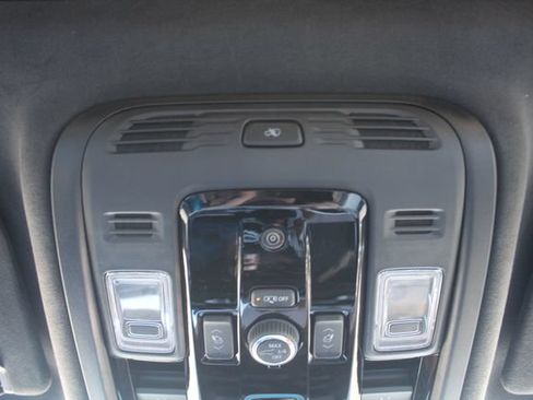 Used 2026 Cadillac Escalade ESV Platinum Sport w/ LPO, ONYX Package AWD/4WD image 41
