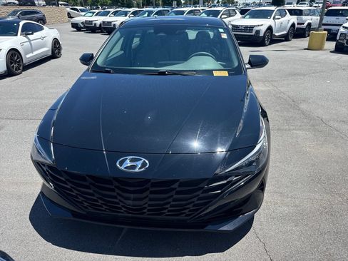 Certified 2023 Hyundai Elantra SEL FWD image 3