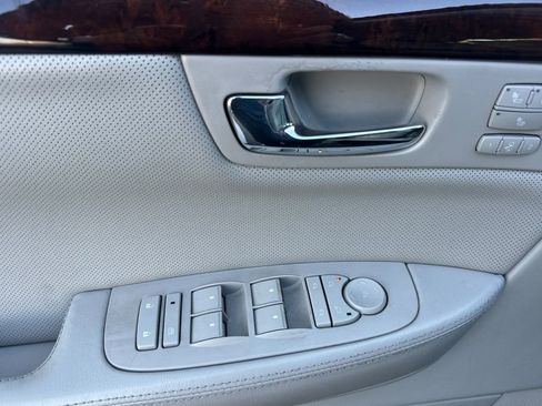 Used 2008 Cadillac DTS image 11