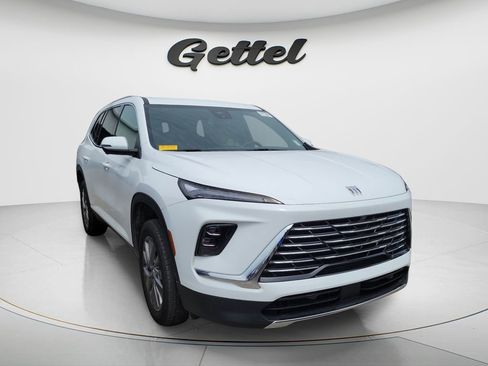 Certified 2025 Buick Enclave Preferred FWD image 2