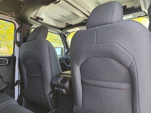 New 2026 Jeep Gladiator Sport AWD/4WD image 14