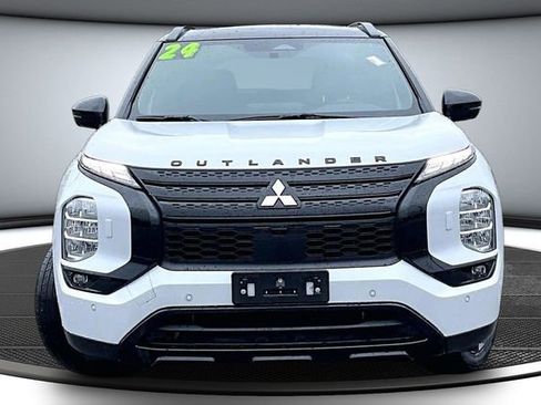 Used 2024 Mitsubishi Outlander SEL Black Edition image 2