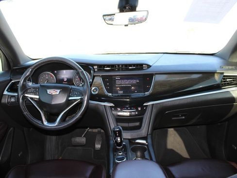 Used 2022 Cadillac XT6 Premium Luxury w/ Technology Package image 28