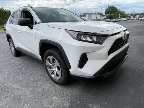 Used 2021 Toyota RAV4 LE FWD image 1