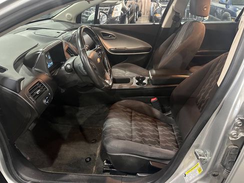 Used 2014 Chevrolet Volt FWD image 12