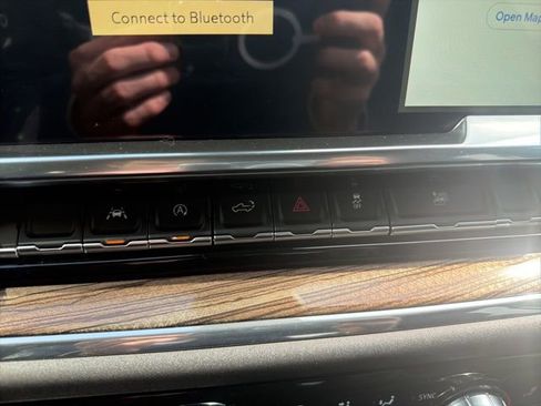 Used 2024 GMC Sierra 1500 Elevation image 23