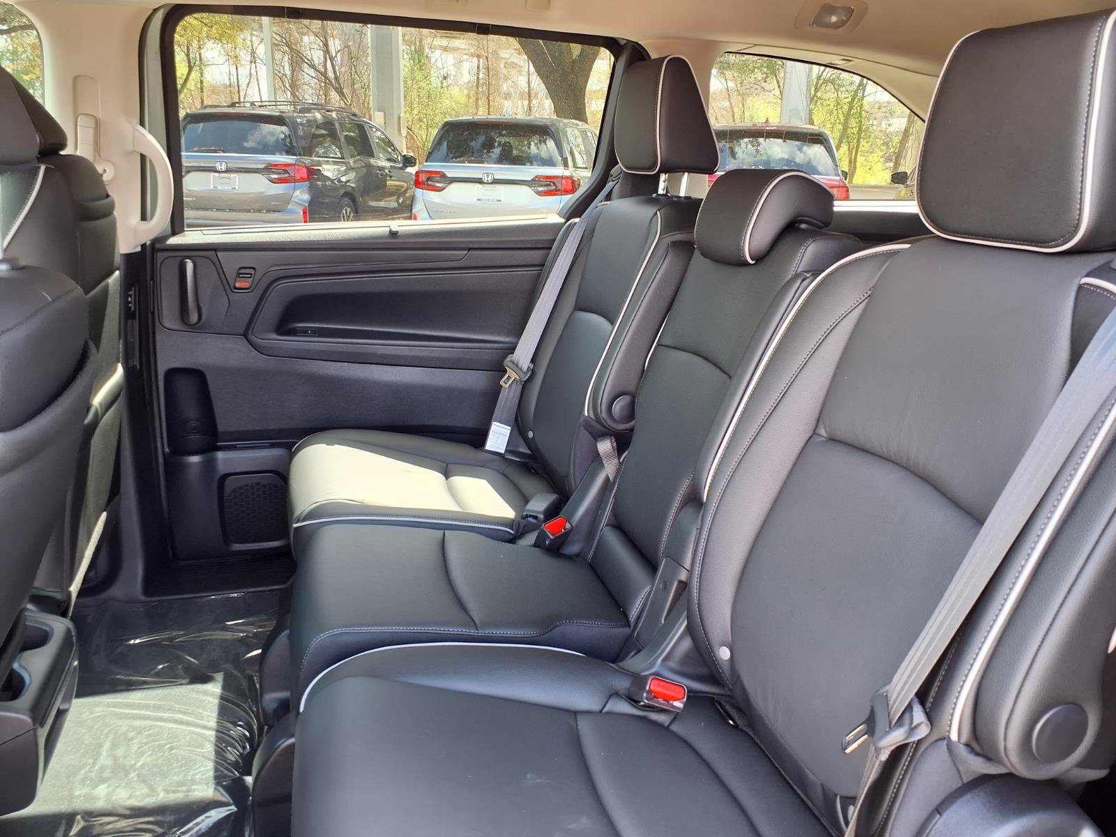New 2026 Honda Odyssey Touring image 12