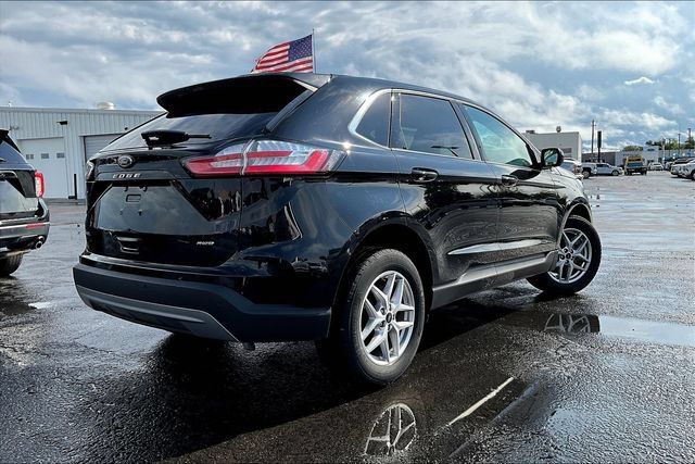 Used 2024 Ford Edge SEL w/ Convenience Package AWD/4WD image 4