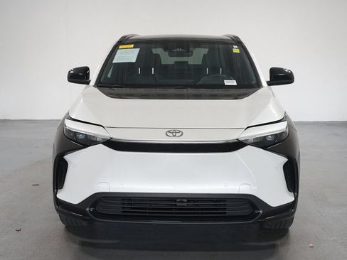 Used 2024 Toyota bZ4X FWD image 2