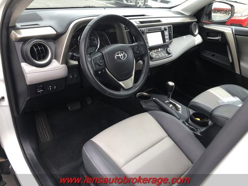 Used 2015 Toyota RAV4 Limited image 12
