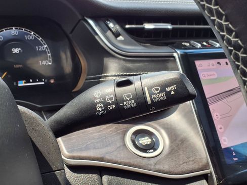 Used 2021 Jeep Grand Cherokee L Limited AWD/4WD image 18