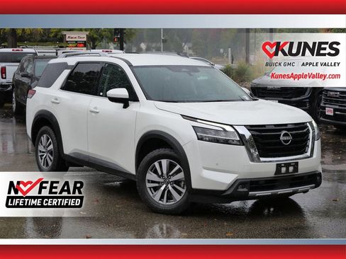Used 2023 Nissan Pathfinder SL image 1