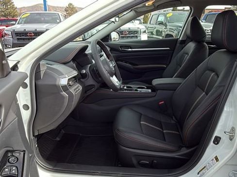 New 2025 Nissan Altima 2.5 SR image 36