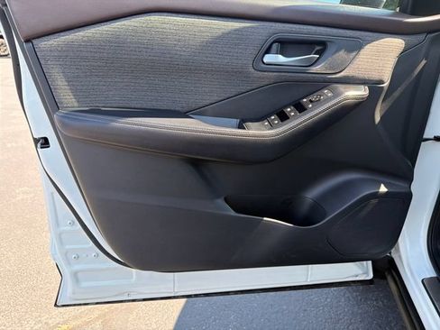 Used 2021 Nissan Rogue SV AWD/4WD image 10