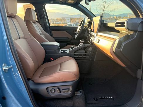 Used 2025 Toyota 4Runner Limited image 27