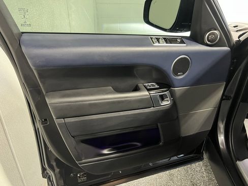 Used 2018 Land Rover Range Rover Sport HSE Dynamic image 16