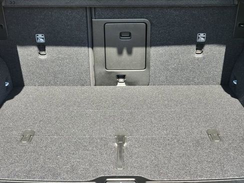 New 2026 Volvo XC40 B5 Plus w/ Protection Package Premier image 18