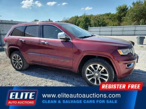 Used 2017 Jeep Grand Cherokee Overland AWD/4WD image 7