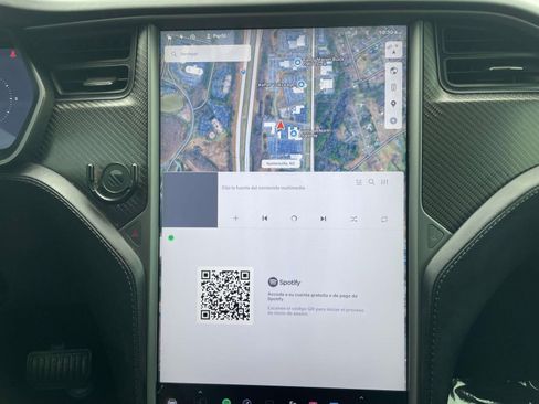 Used 2018 Tesla Model X 75D image 31