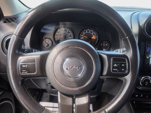 Used 2017 Jeep Patriot Latitude FWD image 8