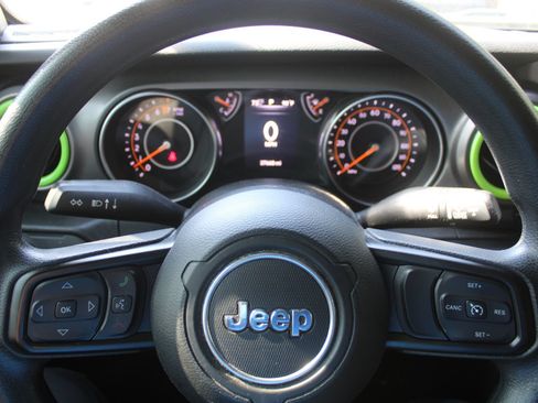 Used 2021 Jeep Wrangler Sport AWD/4WD image 18